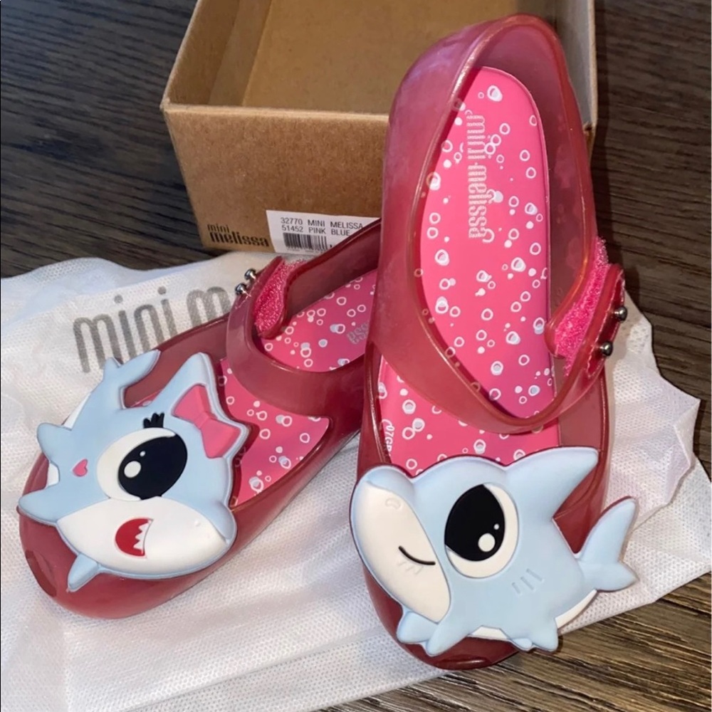 mini melissa pink baby shark 10
